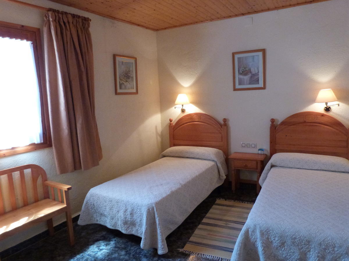 Ca L'Amadeu Hotel Vilanova de Escornalbou Bilik gambar