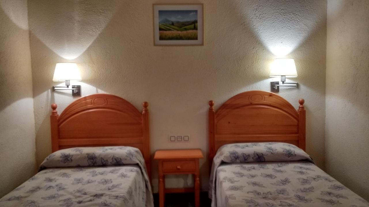 Ca L'Amadeu Hotel Vilanova de Escornalbou Luaran gambar