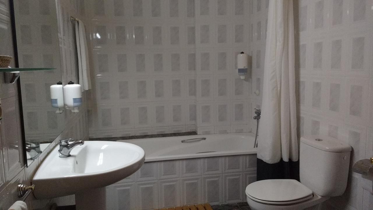 Ca L'Amadeu Hotel Vilanova de Escornalbou Luaran gambar