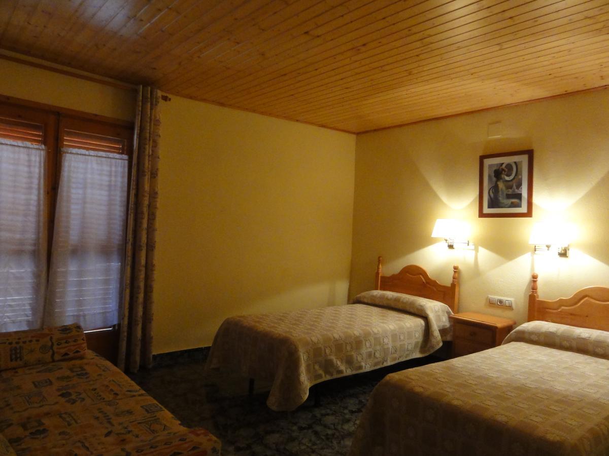 Ca L'Amadeu Hotel Vilanova de Escornalbou Luaran gambar